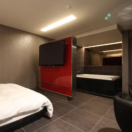 Valentine Hotel Коян Экстерьер фото