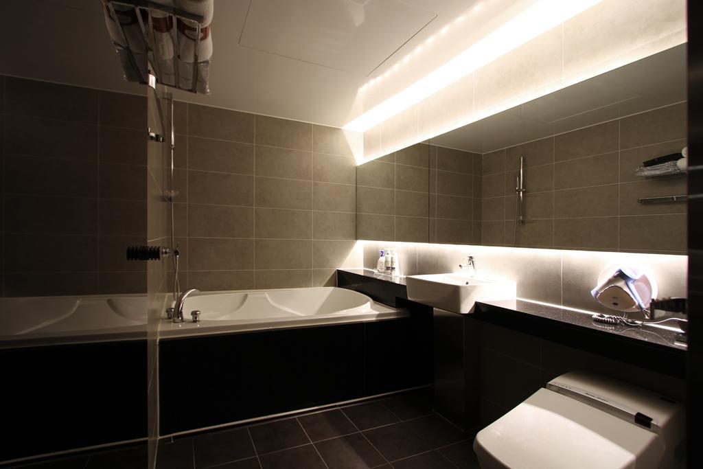 Valentine Hotel Коян Номер фото