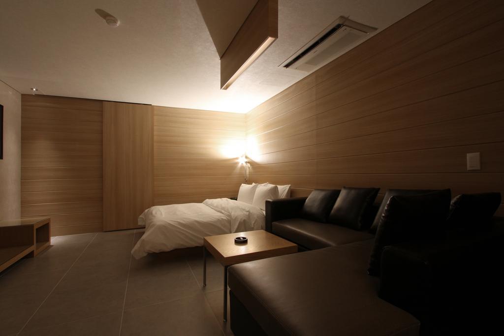 Valentine Hotel Коян Номер фото